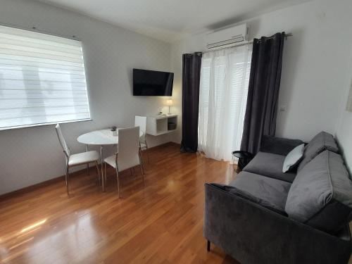 一卧室公寓（带阳台）