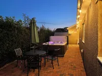 Visit Wales 4 Star, rural bungalow - Sauna, jacuzzi, play area and Free Wi-fi Hotels in 