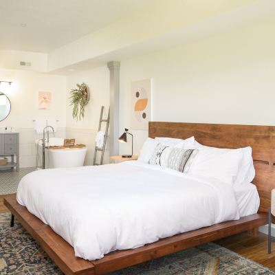 Room 6 The Setting Inn Willamette Valley Promo Code