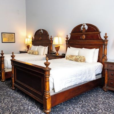 Deluxe Room-2 Queen Beds East Bay Inn, Historic Inns of Savannah Collection Promo Code