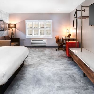 Room, 1 King Bed, Accessible Hollywood Inn Suites Hotel Promo Code