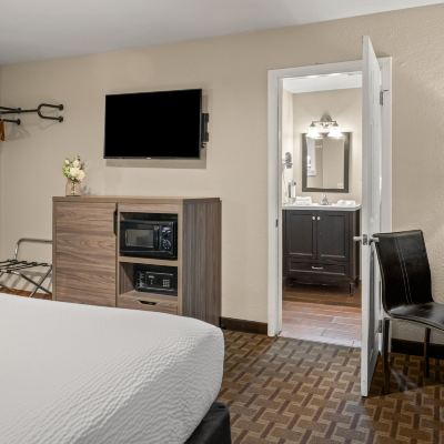 Room 610 - King Cabin Buck Meadows Lodge Promo Code