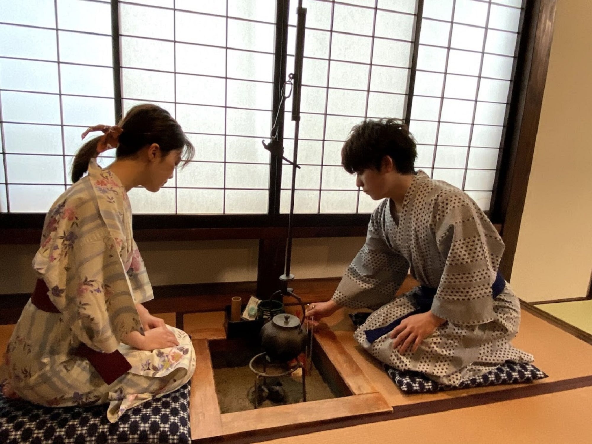 地炉豪华日式房（带浴室和衞生间）