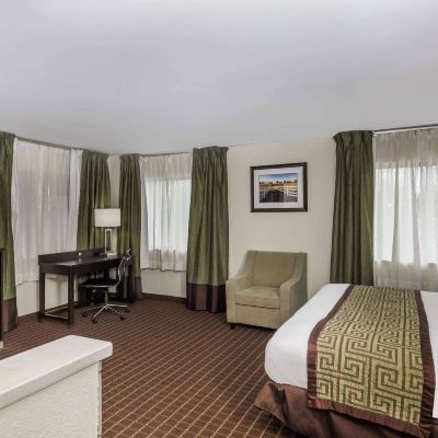 King Room - Non-Smoking Baymont by Wyndham Louisville South I 65 Promo Code