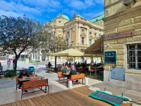 Lola's Place Hotéis em Rijeka
