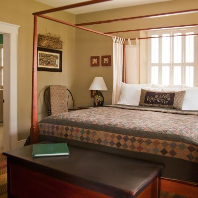 Deluxe Room, in the Hillside Cottages, 1 King Bed, Non Smoking Inn at Hermannhof Promo Code