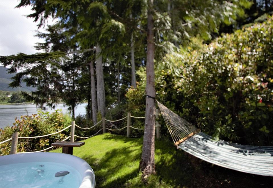 Private Oceanfront Cabin with Hot Tub - Doc Holiday CabinHouse (Hot Tub&Waterfront/Doc Holiday Ca)