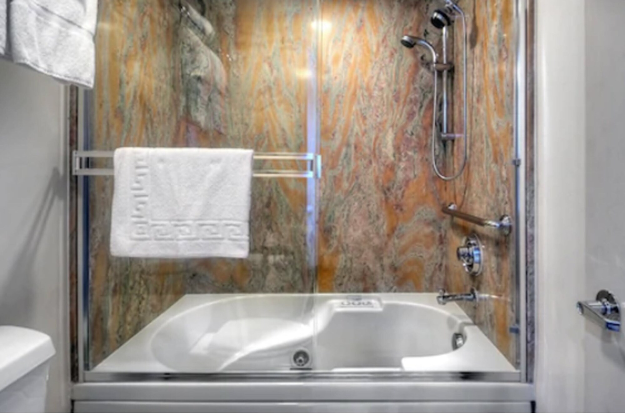 带厨房的特大床套房