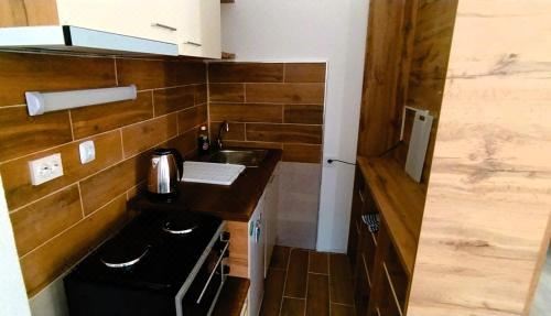 标准三人一室公寓