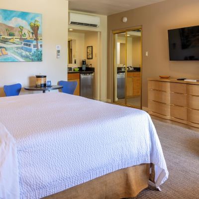 King Room-Poolside The Hideaway Promo Code