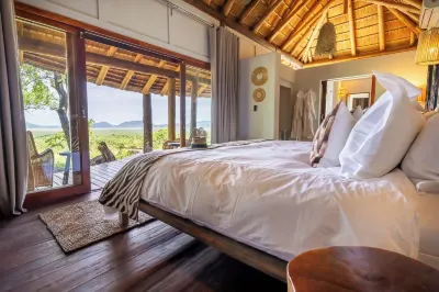 Buffalo Ridge Safari Lodge Hotele w: 