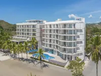 Clarita’s Beach Bar & Resort فنادق في جاكو