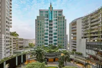 Sheraton Surabaya Hotel & Towers Hôtels à : 