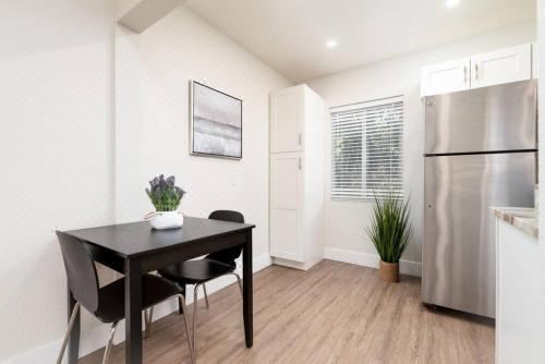 The Hideaway at Lake Ridge 3 Apartment