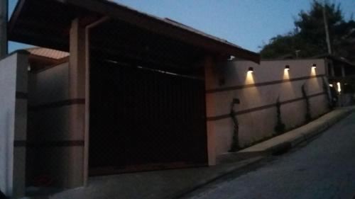 两卧室联排别墅