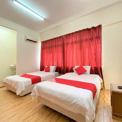 Bilik Kembar Standard Kupon OYO 89540 B Hotel Penang