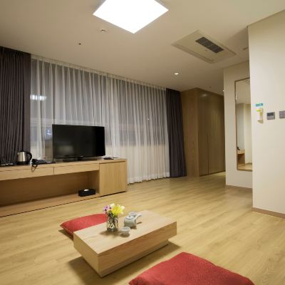 2張席夢思床，地熱房（韓國傳統房型），城市景觀 海雲台貝斯特韋斯特飯店優惠