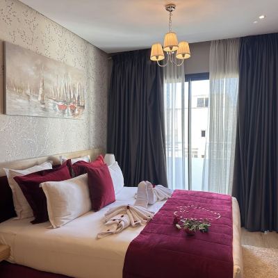Deluxe One-Bedroom Suite with Balcony