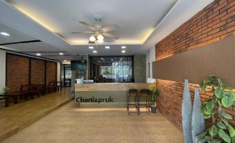 Chonlapruk Lakeside Hotel