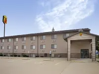 Super 8 by Wyndham Normal Bloomington