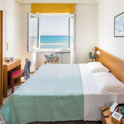Standard Triple Room With Partial Sea View