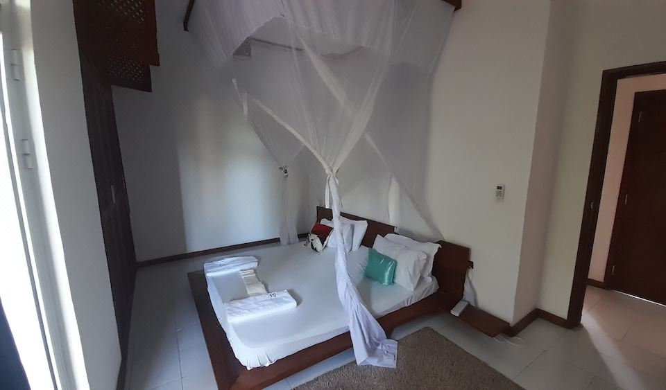 設計公寓， 1 張特大床和 1 張沙發床， 庭院景觀