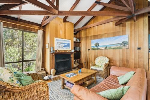 Nature's Retreat Eagle Bay Four-Bedroom House