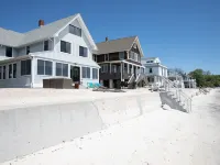 PRIVATE BEACH: A SLICE OF HEAVEN @ NIANTIC W/ 6 QUEENS 1 FULL BED Hotels in Niantic