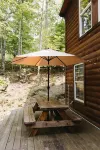 "The Lantern" Woodsy Cabin Experience w/ HotTub