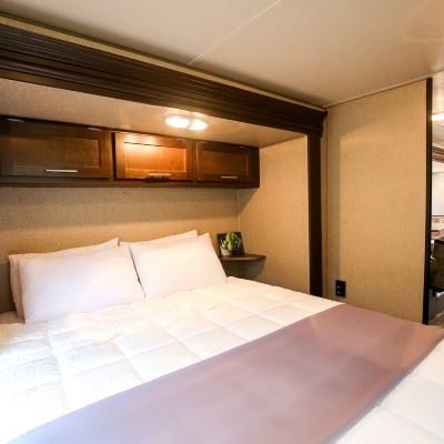 룸 7 더블 침대 경주 마법의성펜션 쿠폰