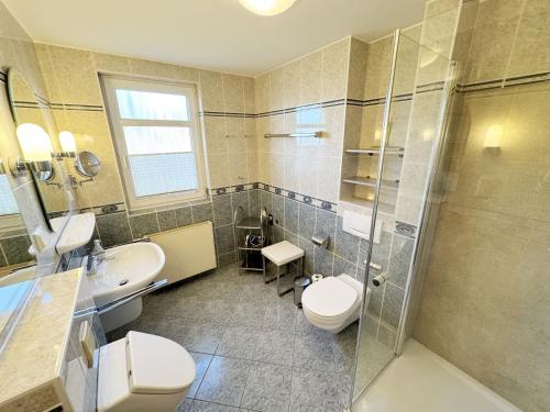 带阳台的两卧室公寓