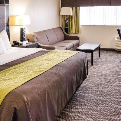 King Suite With Sofa Bed-Non-Smoking Comfort Inn Downtown Charleston Promo Code