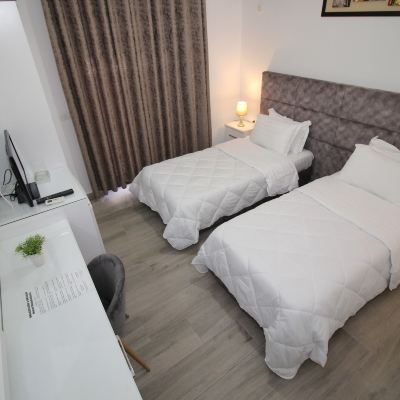 Standard Twin Room Hotel Julia Promo Code