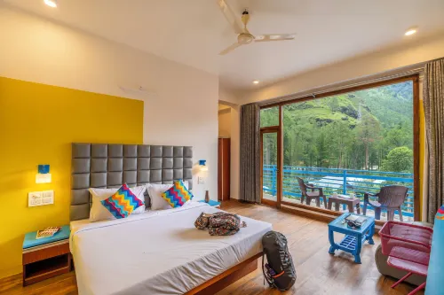 Gostops Kasol Plus, Manikaran Road - Private Rooms & Dorms
