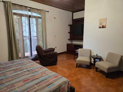 Hostal Casa San Mateo Hotele w: 