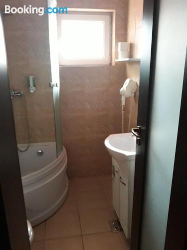 带阳台的小型套房