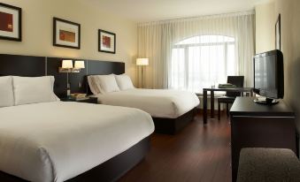 Holiday Inn & Suites Montreal Airport