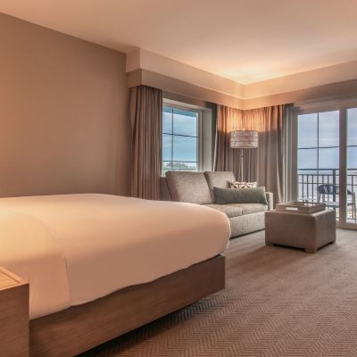 Deluxe King Room with Beach front With Balcony