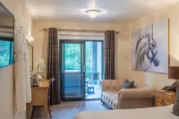 Lakes Hotel & Spa