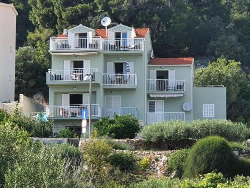 一室公寓带阳台