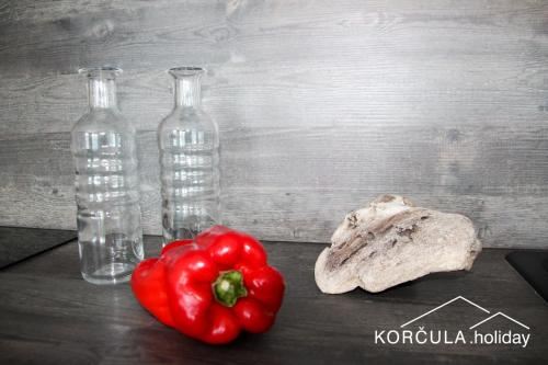 两卧室-豪华-带阳台和海景的公寓-顶楼