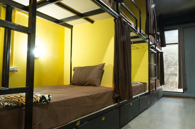 1 Person in 12-Bed Dormitory with Shared Bathroom - Female Only