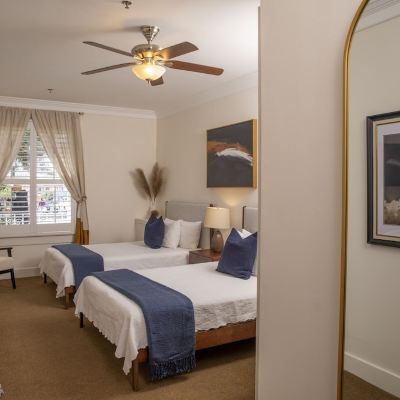 Triple Room, Accessible (Ada Accessible Superior) Washington Square Inn Promo Code