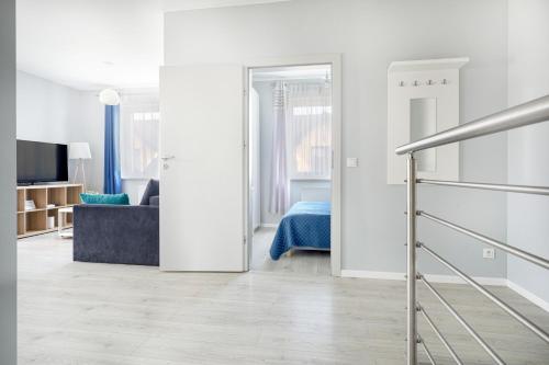 带阳台的两卧室公寓