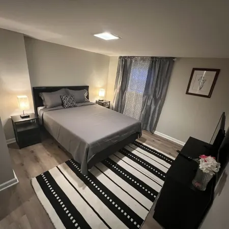 *Private/Contempo/Cozy/House & pool/17 min from ATL & in the Atlanta Metro Area* Отели в г. Морроу