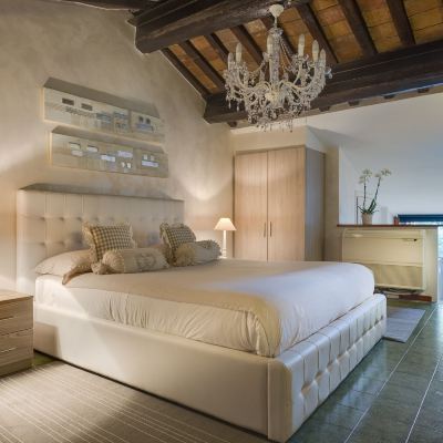 One-Bedroom Apartment with Terrace Tritone Top House Promo Code
