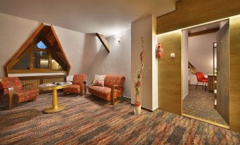 Maxmilian Lifestyle Resort - Housity