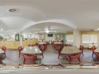 Quality Inn & Suites Corinth West Hotel di Corinth