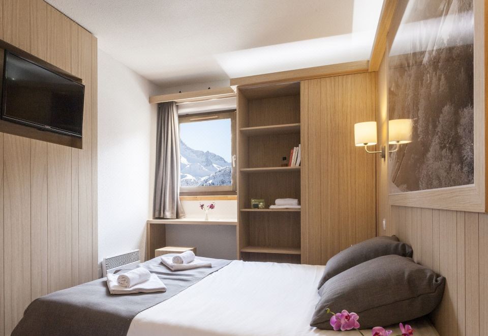 跑道景观双人房