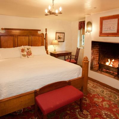 Room, Kitchen (1 Summer) The Zevely Inn Promo Code